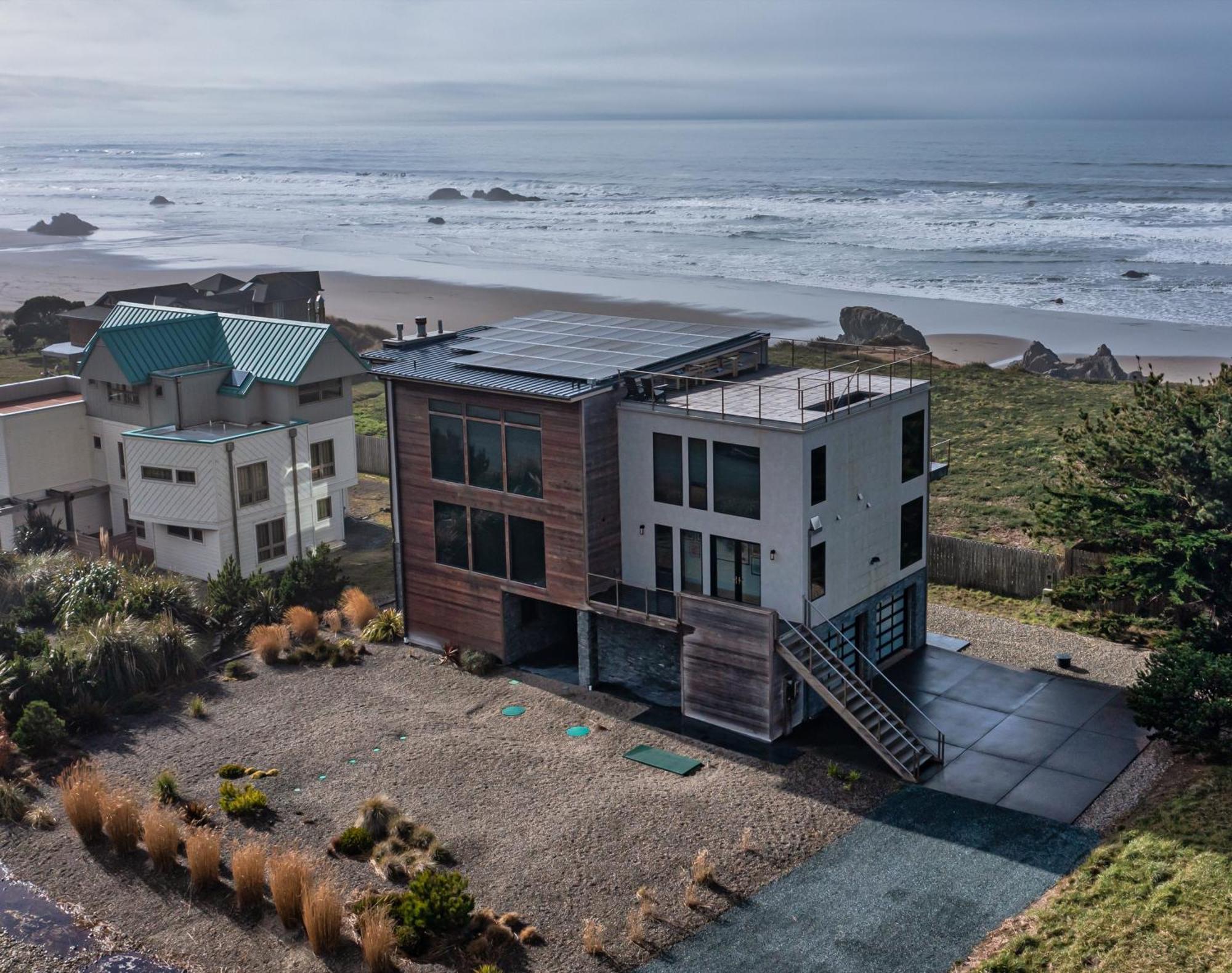 Single Family Home バンドン エクステリア 写真